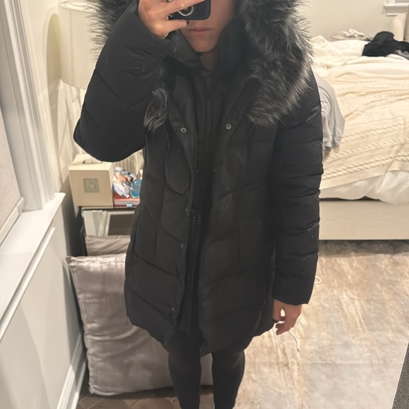 The north face size small puffer coat with fur hood. Excellent condition. - Picture 10 of 10